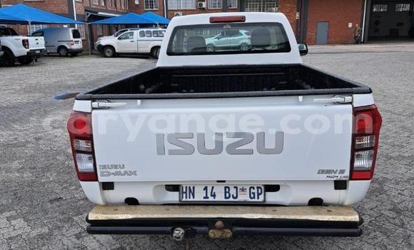 Buy Used Isuzu D–MAX White Car in Windhoek in Namibia Buy Used Isuzu D–MAX White Car in Windhoek in Namibia