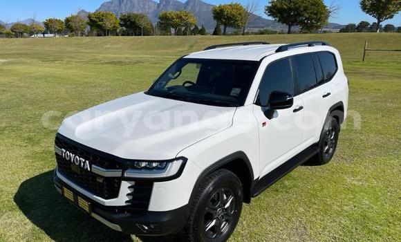 Buy Used Toyota Land Cruiser White Car in Windhoek in Namibia Buy Used Toyota Land Cruiser White Car in Windhoek in Namibia