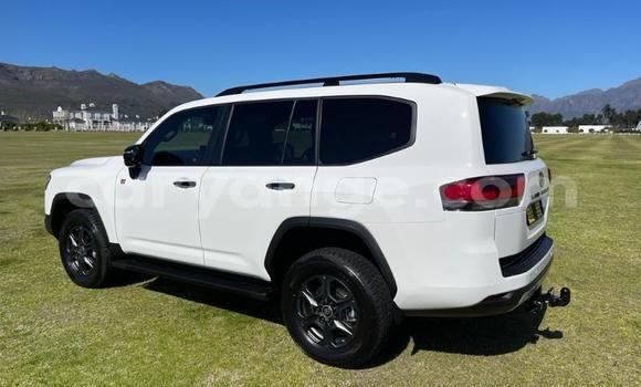 Buy Used Toyota Land Cruiser White Car in Windhoek in Namibia Buy Used Toyota Land Cruiser White Car in Windhoek in Namibia