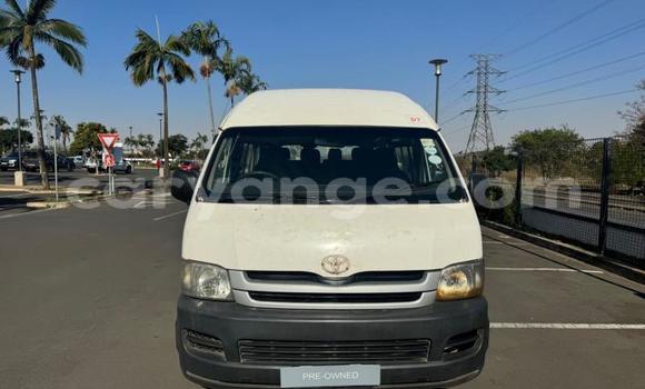 Buy Used Toyota Hi Ace White Car in Gobabis in Omaheke Buy Used Toyota Hi Ace White Car in Gobabis in Omaheke