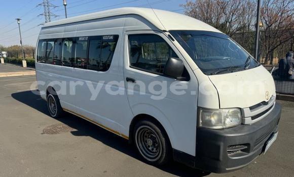 Buy Used Toyota Hi Ace White Car in Gobabis in Omaheke Buy Used Toyota Hi Ace White Car in Gobabis in Omaheke