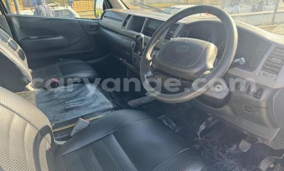 Buy Used Toyota Hi Ace White Car in Gobabis in Omaheke Buy Used Toyota Hi Ace White Car in Gobabis in Omaheke
