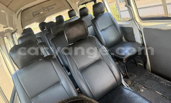 Buy Used Toyota Hi Ace White Car in Gobabis in Omaheke Buy Used Toyota Hi Ace White Car in Gobabis in Omaheke