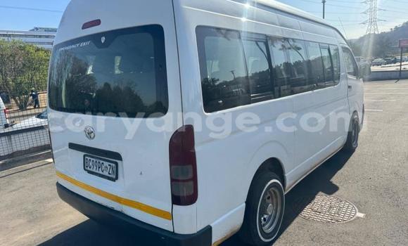 Buy Used Toyota Hi Ace White Car in Gobabis in Omaheke Buy Used Toyota Hi Ace White Car in Gobabis in Omaheke