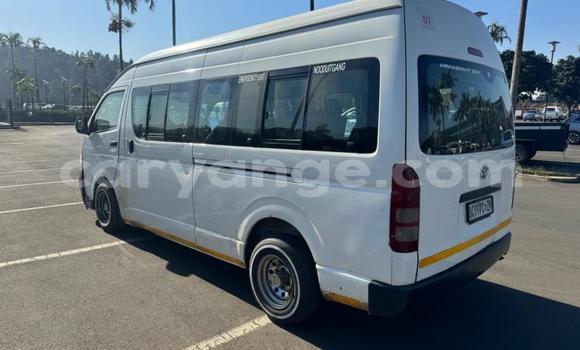 Buy Used Toyota Hi Ace White Car in Gobabis in Omaheke Buy Used Toyota Hi Ace White Car in Gobabis in Omaheke