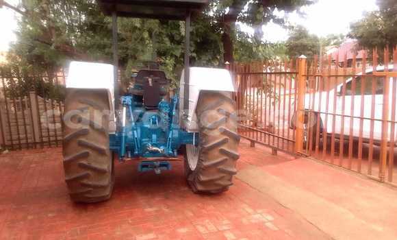 Buy Used Ford AEV AMBULANCE Blue Truck in Okahandja in Namibia Buy Used Ford AEV AMBULANCE Blue Truck in Okahandja in Namibia