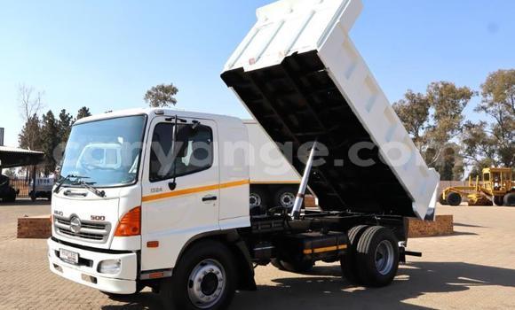 Buy Used Hino 300 Series White Truck in Windhoek in Namibia Buy Used Hino 300 Series White Truck in Windhoek in Namibia