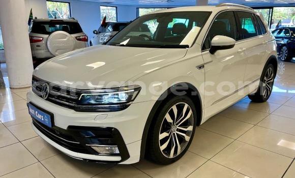 Buy Used Volkswagen Amarok White Car in Windhoek in Namibia Buy Used Volkswagen Amarok White Car in Windhoek in Namibia