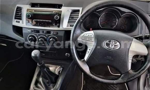 Buy Used Toyota Hilux Silver Car in Windhoek in Namibia Buy Used Toyota Hilux Silver Car in Windhoek in Namibia