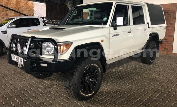 Buy Used Toyota Land Cruiser White Car in Windhoek in Namibia Buy Used Toyota Land Cruiser White Car in Windhoek in Namibia