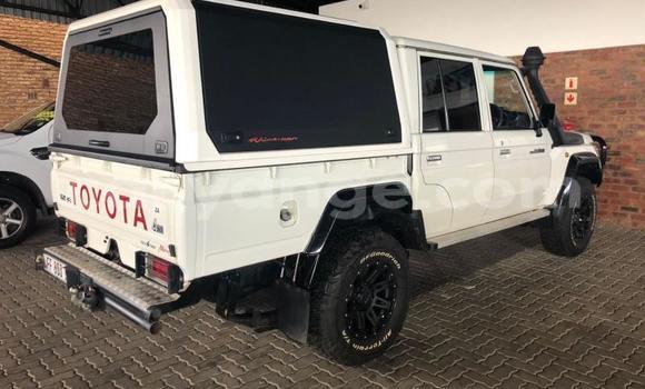 Buy Used Toyota Land Cruiser White Car in Windhoek in Namibia Buy Used Toyota Land Cruiser White Car in Windhoek in Namibia