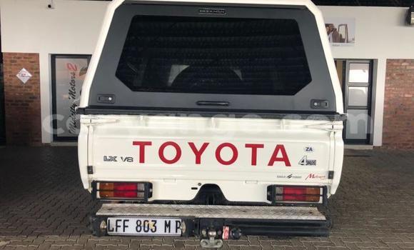 Buy Used Toyota Land Cruiser White Car in Windhoek in Namibia Buy Used Toyota Land Cruiser White Car in Windhoek in Namibia