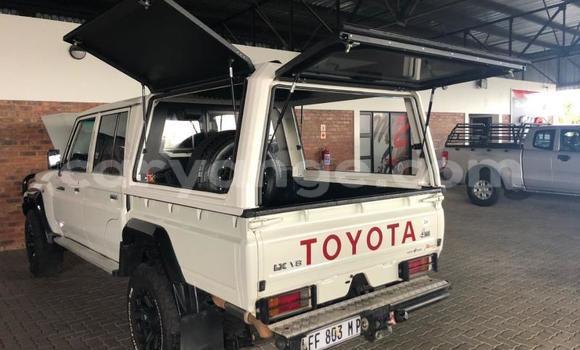 Buy Used Toyota Land Cruiser White Car in Windhoek in Namibia Buy Used Toyota Land Cruiser White Car in Windhoek in Namibia