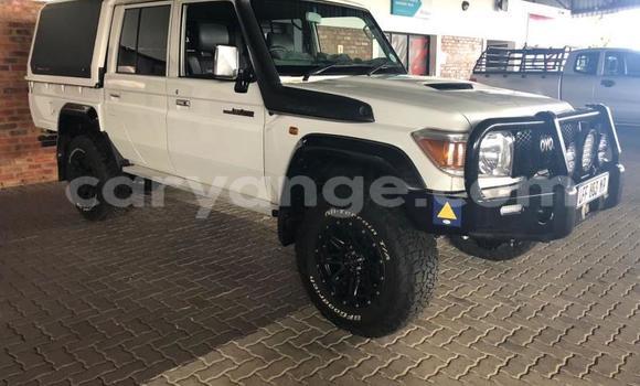 Buy Used Toyota Land Cruiser White Car in Windhoek in Namibia Buy Used Toyota Land Cruiser White Car in Windhoek in Namibia