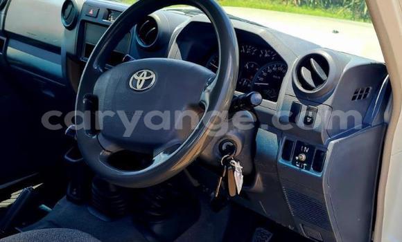 Buy Used Toyota Land Cruiser White Car in Windhoek in Namibia Buy Used Toyota Land Cruiser White Car in Windhoek in Namibia