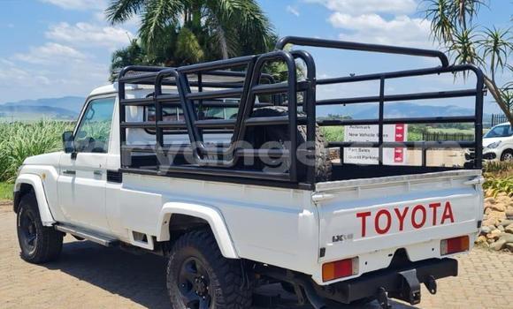 Buy Used Toyota Land Cruiser White Car in Windhoek in Namibia Buy Used Toyota Land Cruiser White Car in Windhoek in Namibia