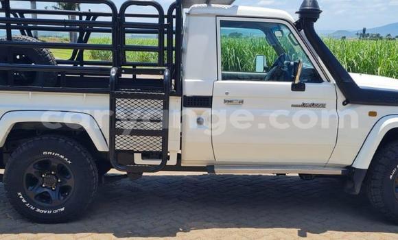 Buy Used Toyota Land Cruiser White Car in Windhoek in Namibia Buy Used Toyota Land Cruiser White Car in Windhoek in Namibia