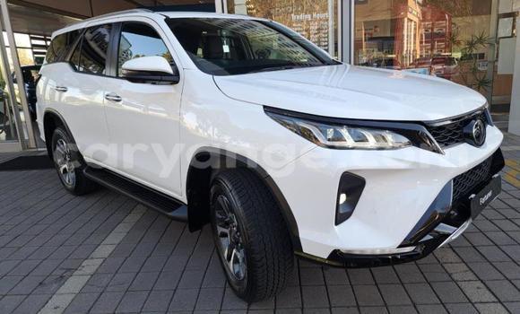 Buy Used Toyota Fortuner White Car in Windhoek in Namibia Buy Used Toyota Fortuner White Car in Windhoek in Namibia