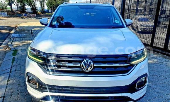 Acheter Occasion Voiture Volkswagen T-Roc Blanc à Windhoek, Namibie Acheter Occasion Voiture Volkswagen T-Roc Blanc à Windhoek, Namibie