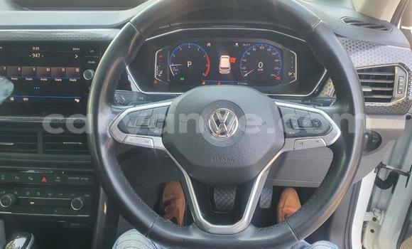 Acheter Occasion Voiture Volkswagen T-Roc Blanc à Windhoek, Namibie Acheter Occasion Voiture Volkswagen T-Roc Blanc à Windhoek, Namibie