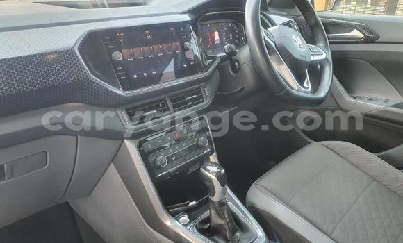 Acheter Occasion Voiture Volkswagen T-Roc Blanc à Windhoek, Namibie Acheter Occasion Voiture Volkswagen T-Roc Blanc à Windhoek, Namibie