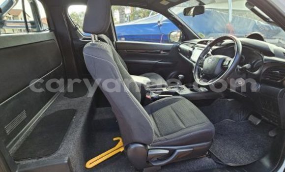 Buy Used Toyota Hilux White Car in Windhoek in Namibia Buy Used Toyota Hilux White Car in Windhoek in Namibia