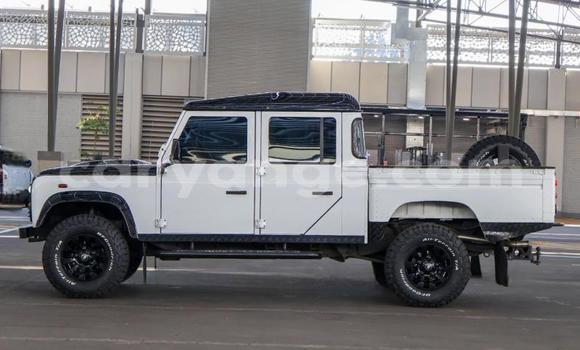 Buy Used Land Rover Defender White Car in Windhoek in Namibia Buy Used Land Rover Defender White Car in Windhoek in Namibia