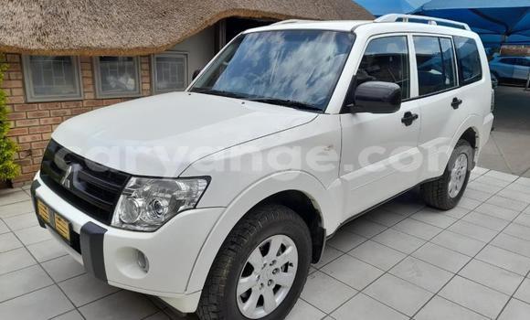 Buy Used Mitsubishi Pajero White Car in Windhoek in Namibia