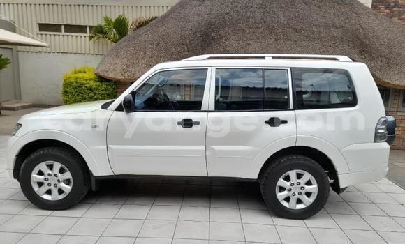 Buy Used Mitsubishi Pajero White Car in Windhoek in Namibia Buy Used Mitsubishi Pajero White Car in Windhoek in Namibia