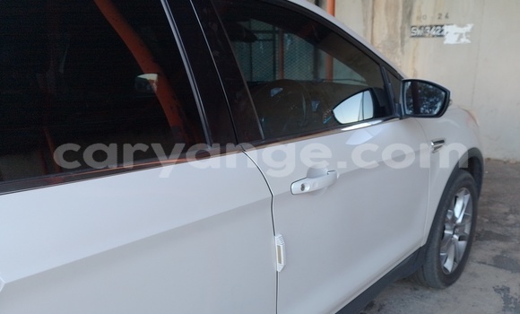 Acheter Occasion Voiture Ford Kuga Blanc à Windhoek, Namibie Acheter Occasion Voiture Ford Kuga Blanc à Windhoek, Namibie