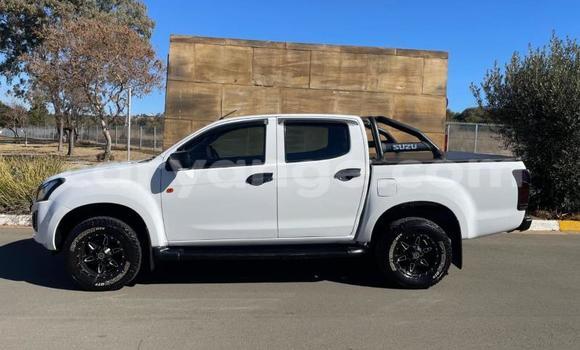 Buy Used Isuzu KB White Car in Gobabis in Omaheke Buy Used Isuzu KB White Car in Gobabis in Omaheke