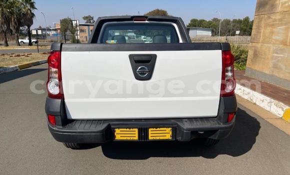 Acheter Occasion Voiture Nissan NP 300 Blanc à Gobabis, Omaheke Acheter Occasion Voiture Nissan NP 300 Blanc à Gobabis, Omaheke