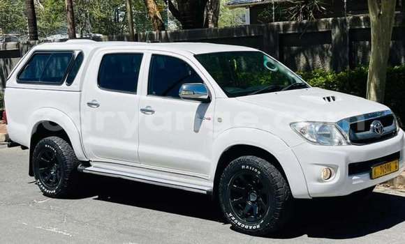 Buy Used Toyota Hilux White Car in Import - Dubai in Namibia Buy Used Toyota Hilux White Car in Import - Dubai in Namibia