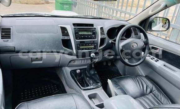 Acheter Occasion Voiture Toyota Hilux Blanc à Import - Dubai, Namibie Acheter Occasion Voiture Toyota Hilux Blanc à Import - Dubai, Namibie