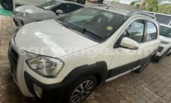 Acheter Occasion Voiture Toyota Etios Blanc à Henties Bay, Erongo Acheter Occasion Voiture Toyota Etios Blanc à Henties Bay, Erongo