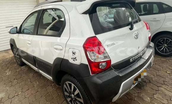 Acheter Occasion Voiture Toyota Etios Blanc à Henties Bay, Erongo Acheter Occasion Voiture Toyota Etios Blanc à Henties Bay, Erongo