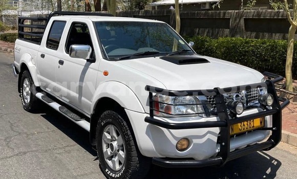 Acheter Occasion Voiture Nissan Hardbody Blanc à Grootfontein, Namibie Acheter Occasion Voiture Nissan Hardbody Blanc à Grootfontein, Namibie