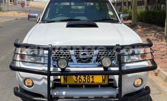 Acheter Occasion Voiture Nissan Hardbody Blanc à Grootfontein, Namibie Acheter Occasion Voiture Nissan Hardbody Blanc à Grootfontein, Namibie