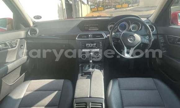 Acheter Occasion Voiture Mercedes-Benz C–Class Rouge à Import - Dubai, Namibie Acheter Occasion Voiture Mercedes-Benz C–Class Rouge à Import - Dubai, Namibie