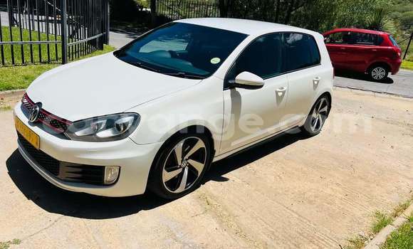 Buy Used Volkswagen Golf White Car in Windhoek in Namibia