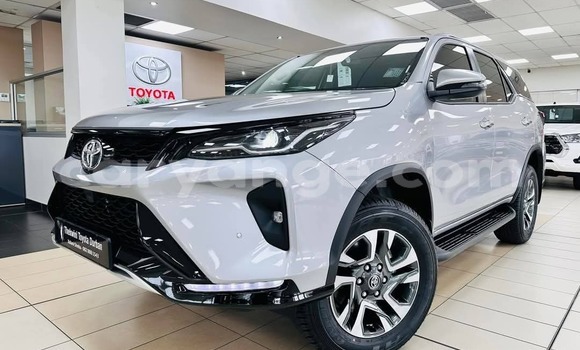 Buy Used Toyota Fortuner Silver Car in Windhoek in Namibia