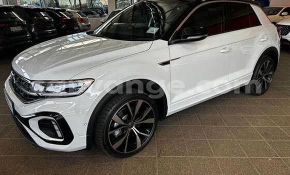 Buy Used Volkswagen T-Roc White Car in Windhoek in Namibia Buy Used Volkswagen T-Roc White Car in Windhoek in Namibia
