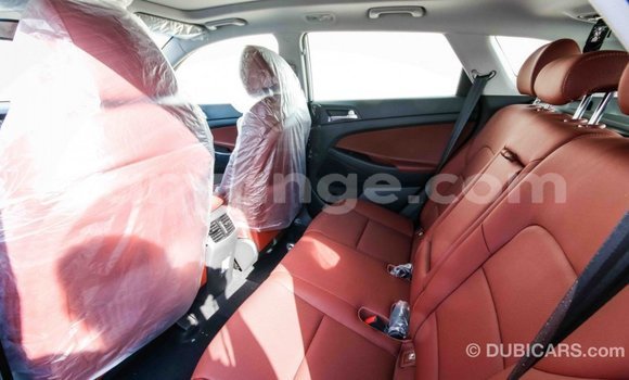 Acheter Import Voiture Hyundai Tucson Blanc à Import - Dubai, Namibie Acheter Import Voiture Hyundai Tucson Blanc à Import - Dubai, Namibie