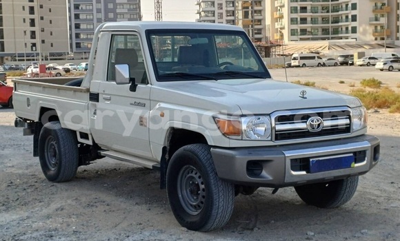 Buy Used Toyota Land Cruiser White Car in Windhoek in Namibia Buy Used Toyota Land Cruiser White Car in Windhoek in Namibia