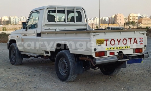 Buy Used Toyota Land Cruiser White Car in Windhoek in Namibia Buy Used Toyota Land Cruiser White Car in Windhoek in Namibia