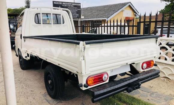 Buy Used Hyundai H1 White Car in Gobabis in Omaheke Buy Used Hyundai H1 White Car in Gobabis in Omaheke