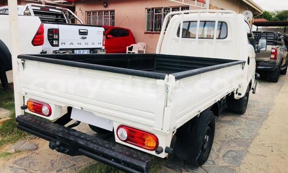 Buy Used Hyundai H1 White Car in Gobabis in Omaheke Buy Used Hyundai H1 White Car in Gobabis in Omaheke