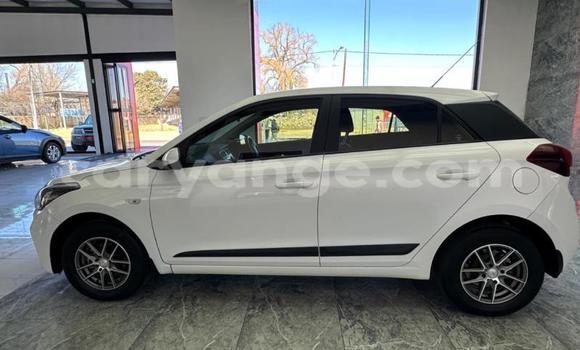 Buy Used Hyundai I20 White Car in Gobabis in Omaheke Buy Used Hyundai I20 White Car in Gobabis in Omaheke