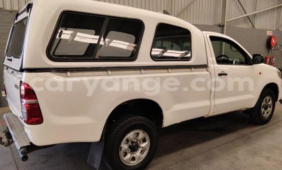 Buy Used Toyota Hilux White Car in Gobabis in Omaheke Buy Used Toyota Hilux White Car in Gobabis in Omaheke