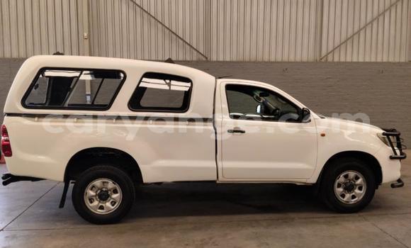 Buy Used Toyota Hilux White Car in Gobabis in Omaheke Buy Used Toyota Hilux White Car in Gobabis in Omaheke